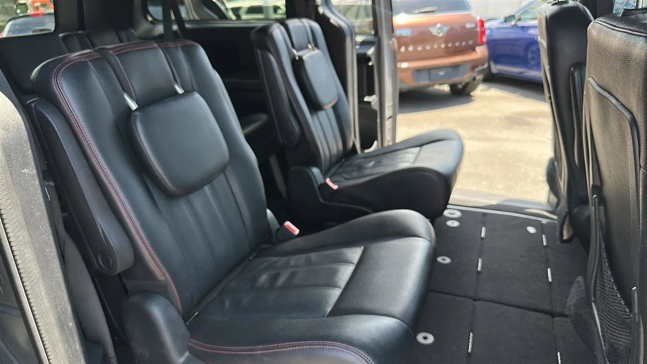 Used 2018 Dodge Grand Caravan GT FWD image 30