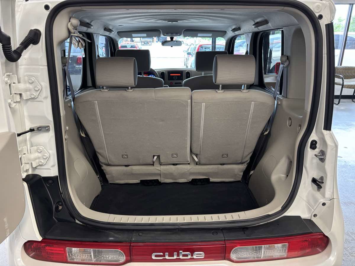Used 2013 Nissan Cube 1.8 S w/ Interior Designer Pkg FWD image 13