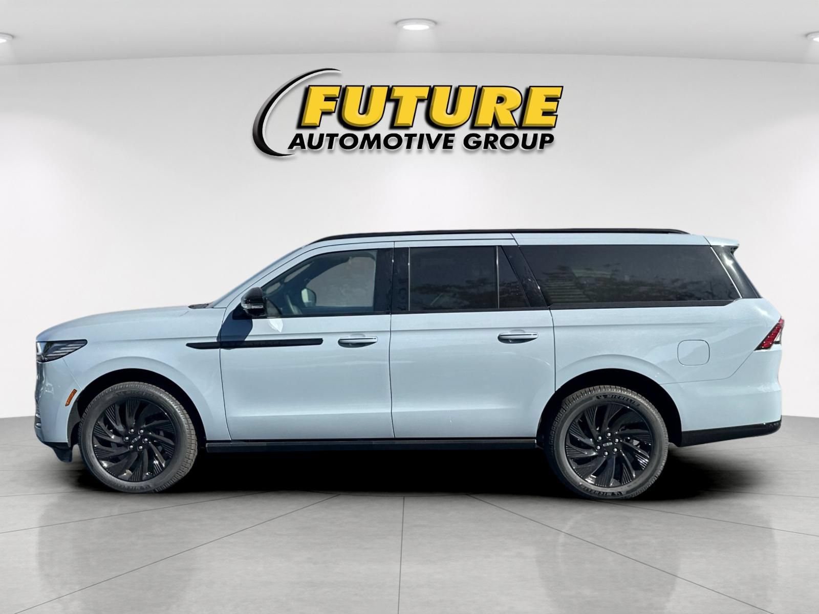 New 2026 Lincoln Navigator L Reserve w/ Jet Appearance Package AWD/4WD image 6