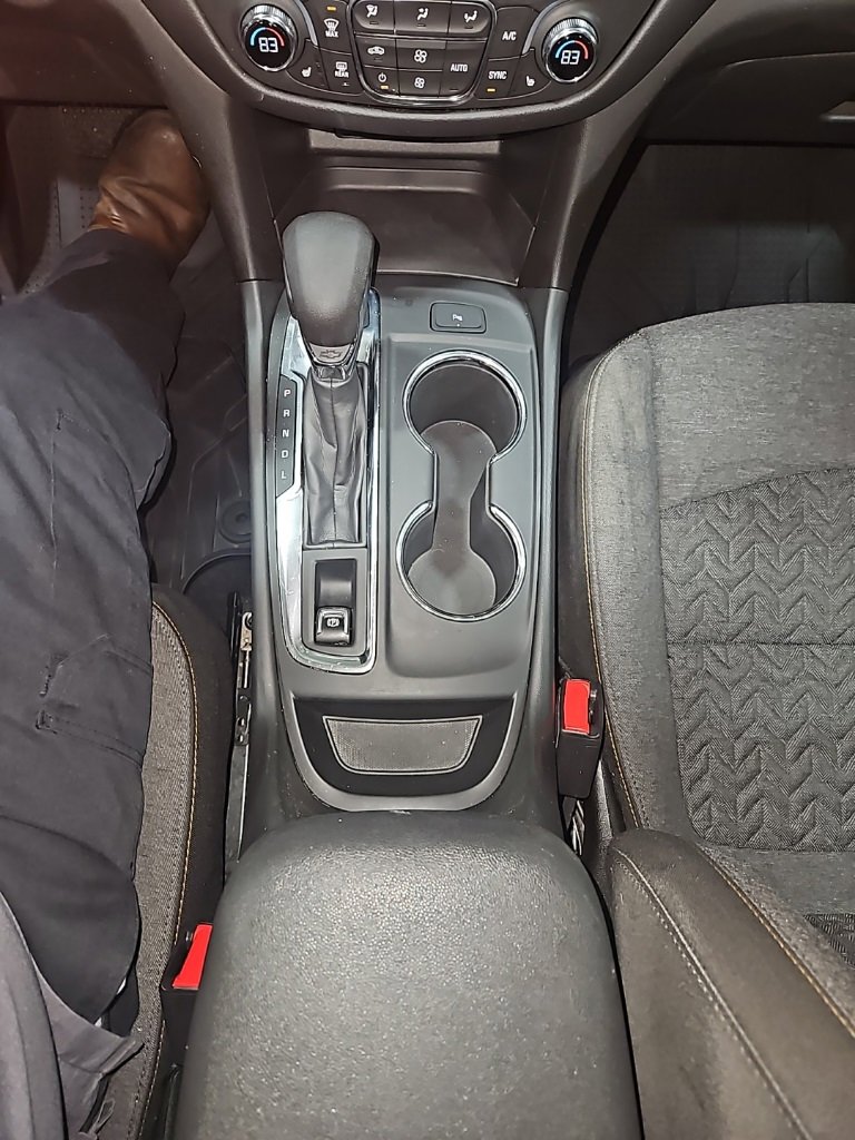 Used 2023 Chevrolet Equinox LT image 19