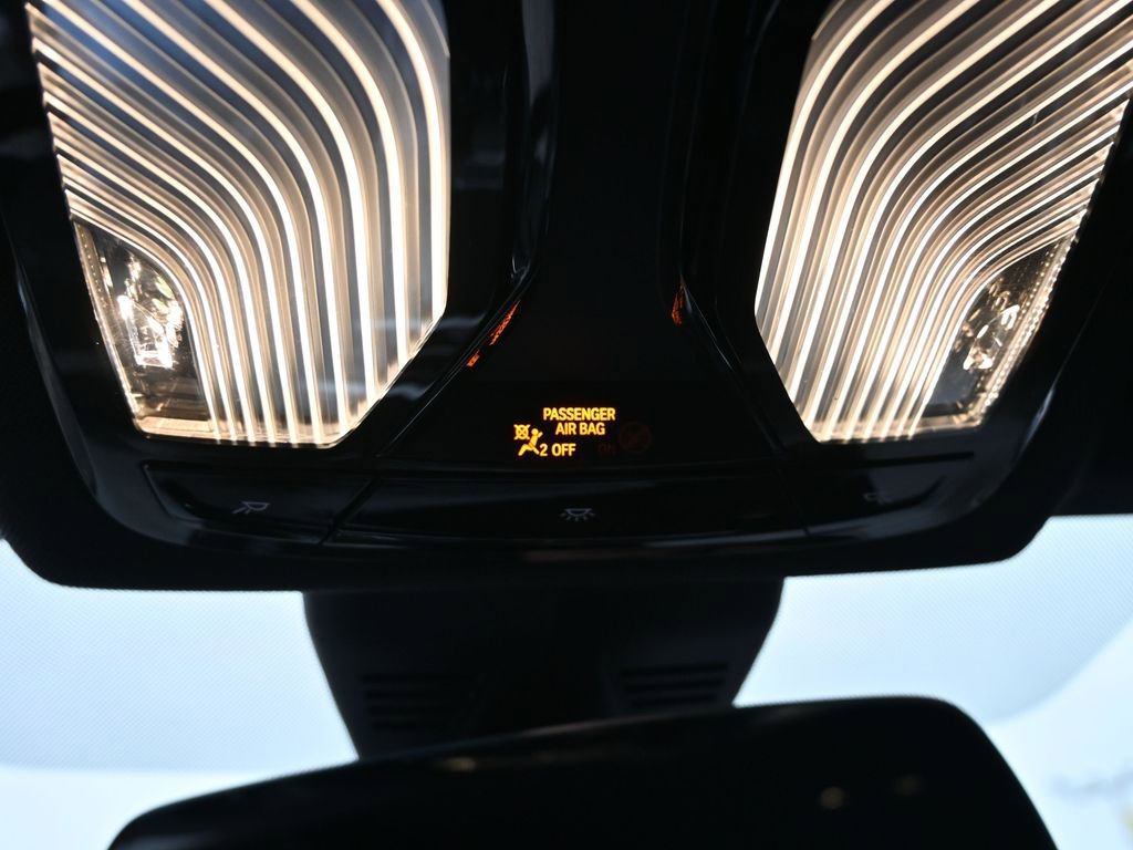 Used 2022 BMW M3 Competition w/ M Carbon Exterior Package AWD/4WD image 37