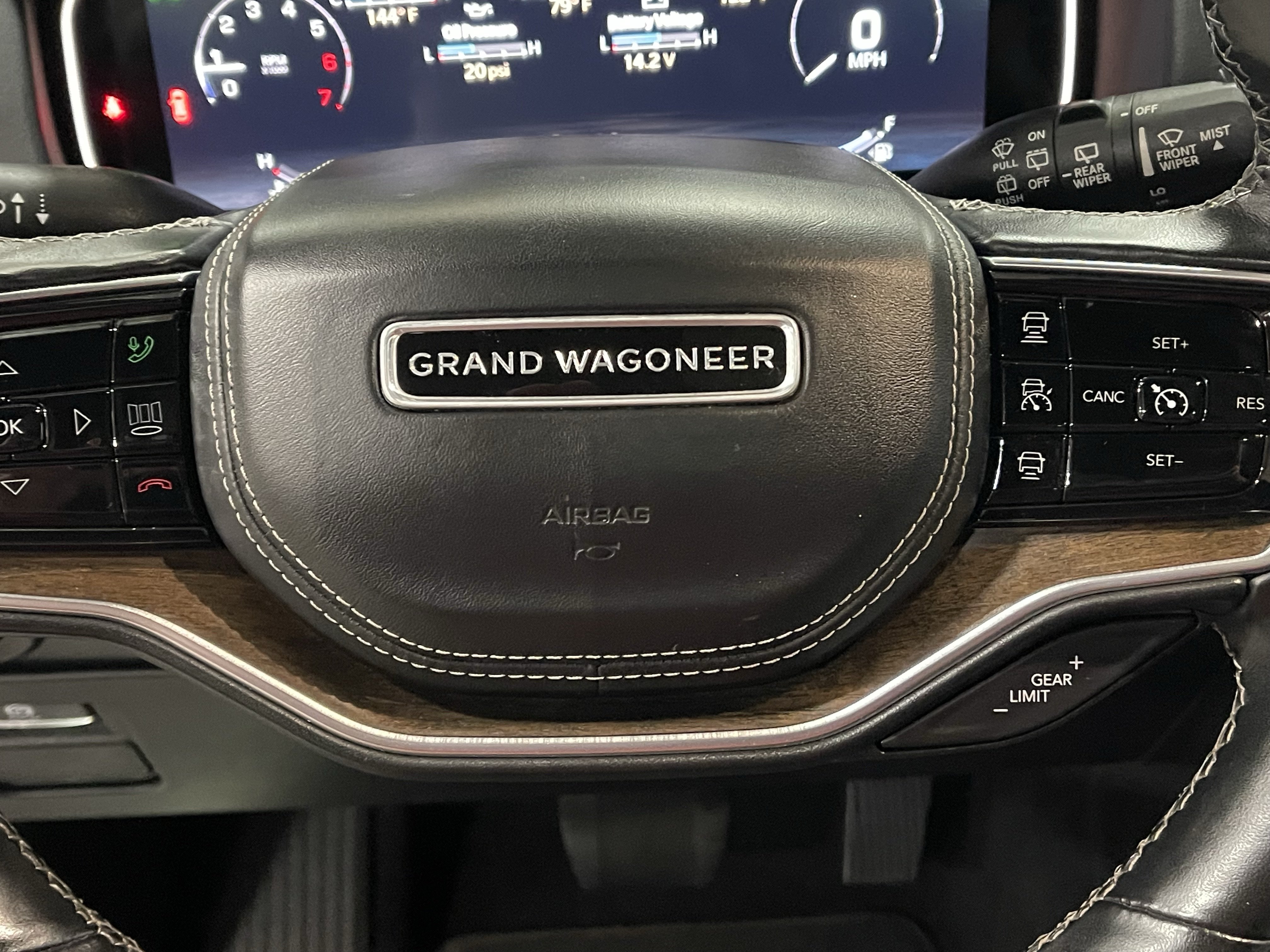 Used 2023 Jeep Grand Wagoneer Series II AWD/4WD image 19