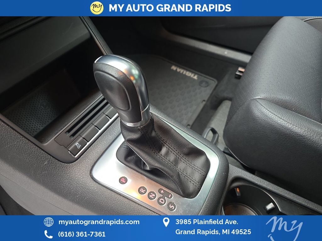 Used 2013 Volkswagen Tiguan S FWD image 25