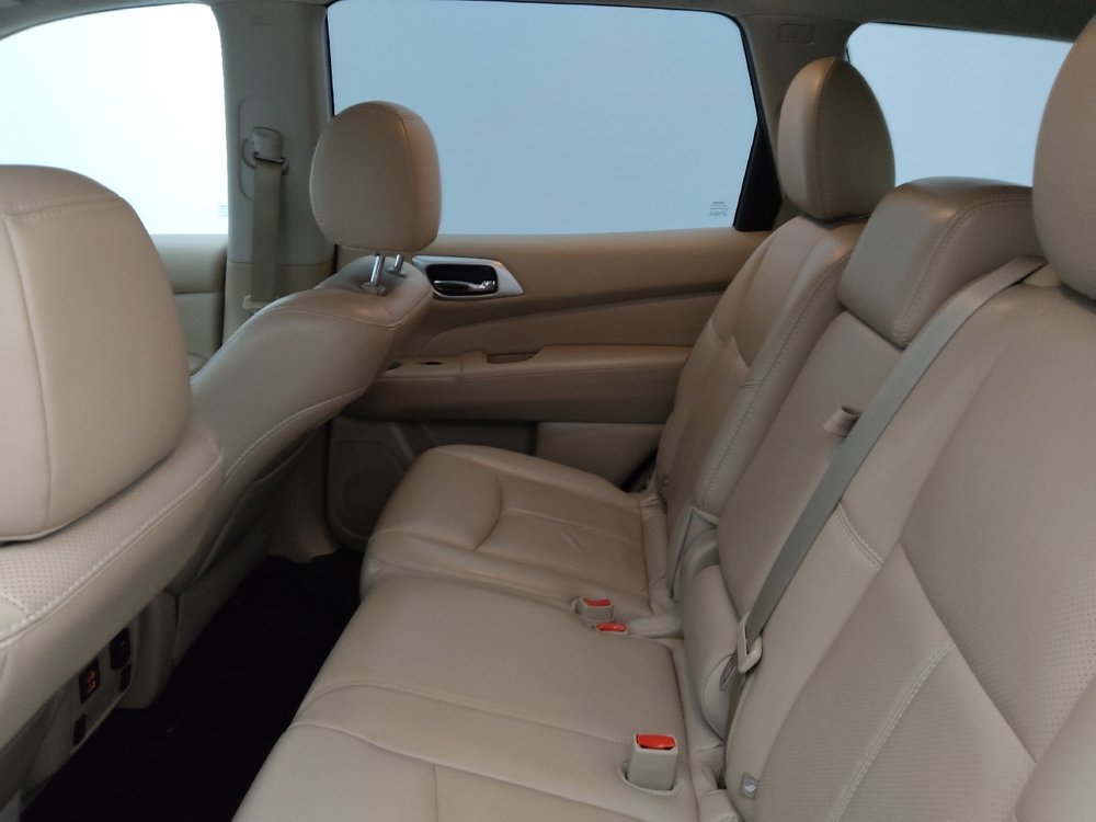 Used 2018 Nissan Pathfinder Platinum image 18