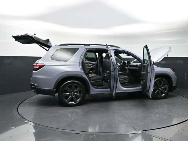 Used 2023 Honda Pilot Sport image 26