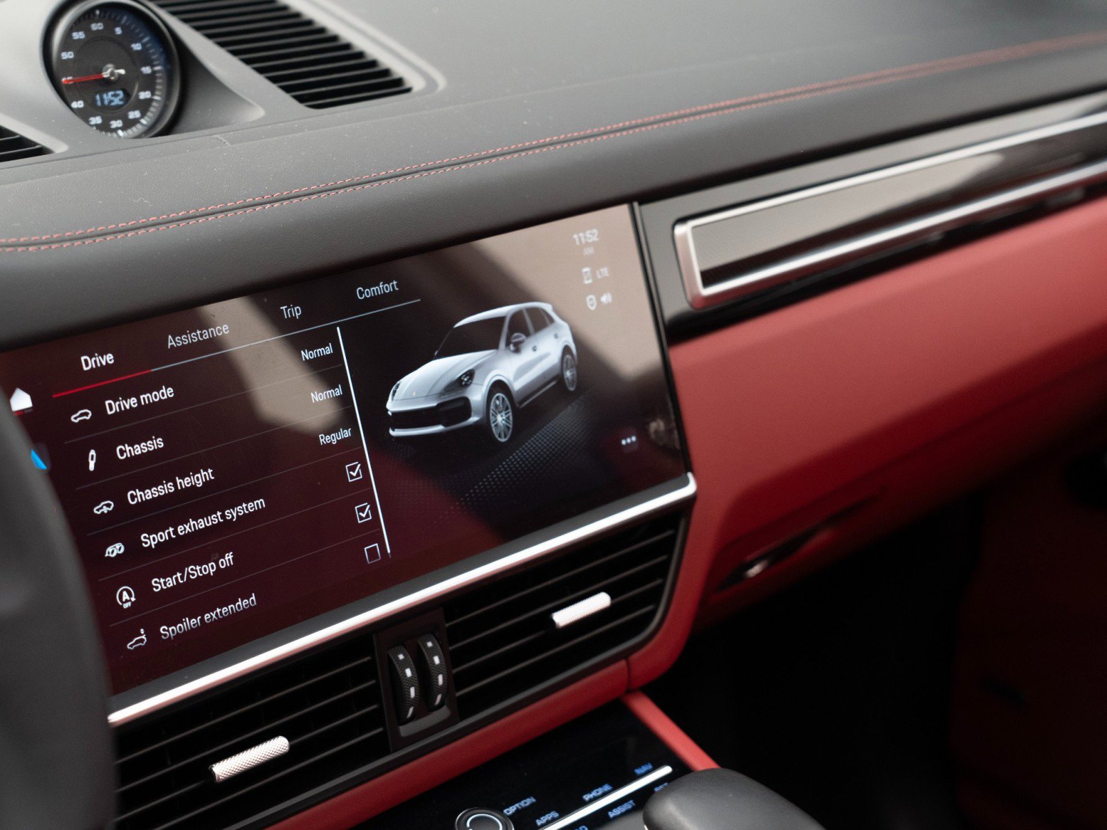 Certified 2023 Porsche Cayenne Turbo image 26