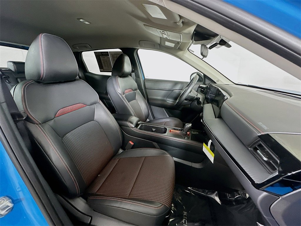Used 2025 Nissan Kicks SR w/ Illumination Package image 11