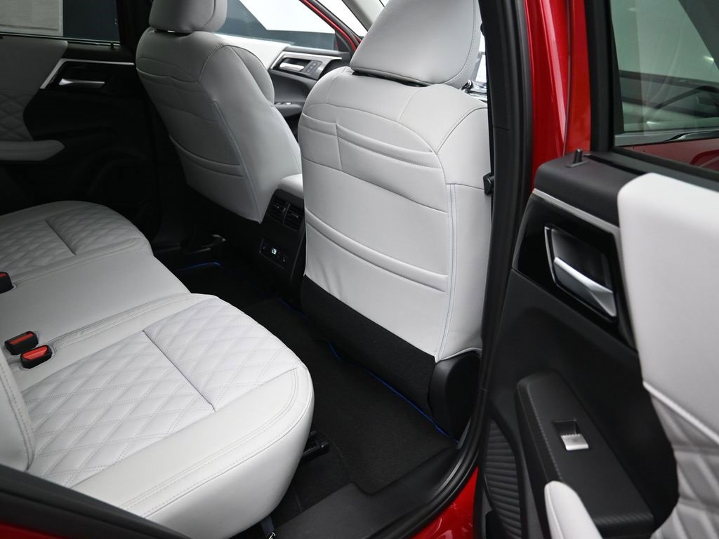 New 2025 Mitsubishi Outlander SEL image 33