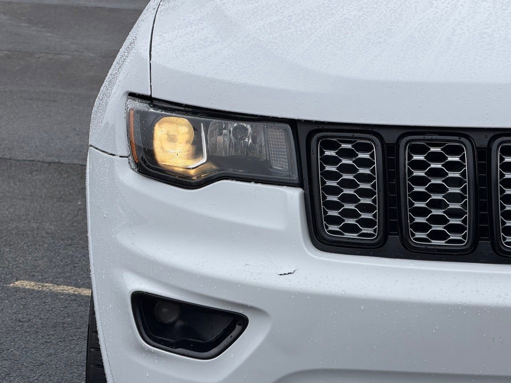 Used 2021 Jeep Grand Cherokee Laredo X image 2