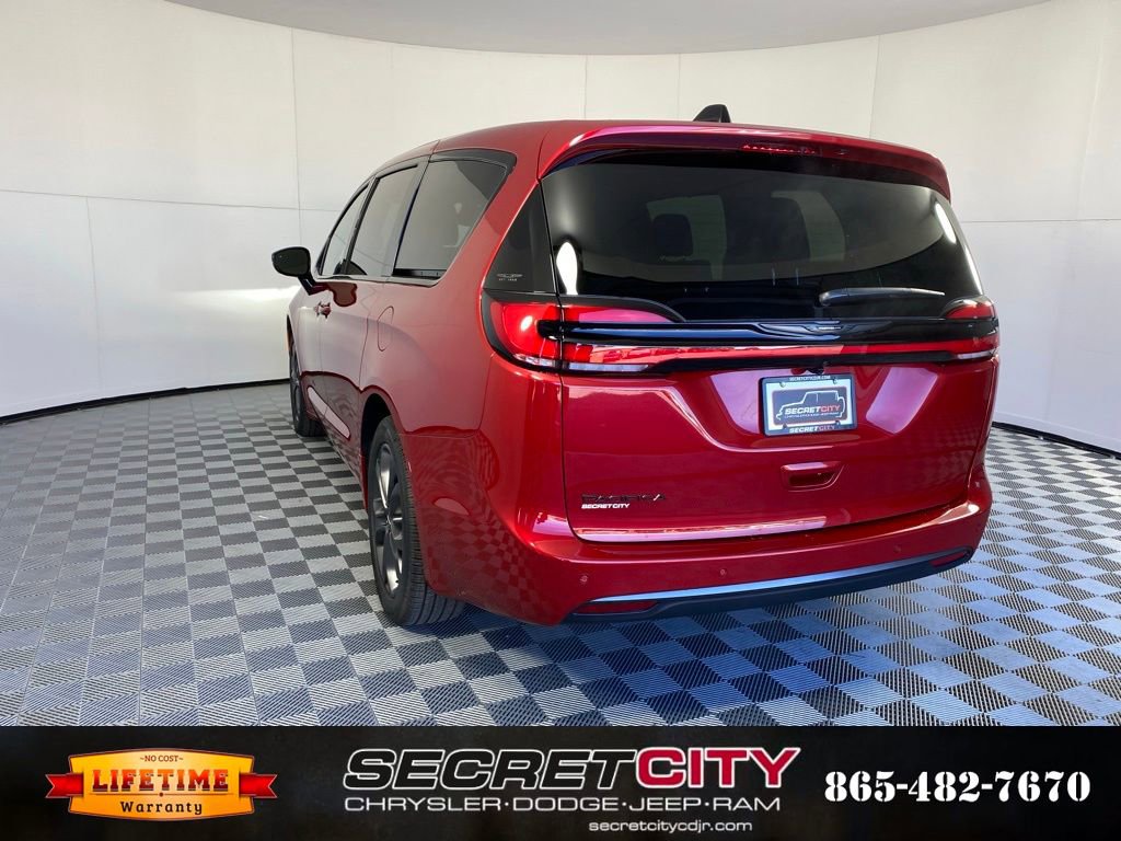 New 2026 Chrysler Pacifica Select image 5