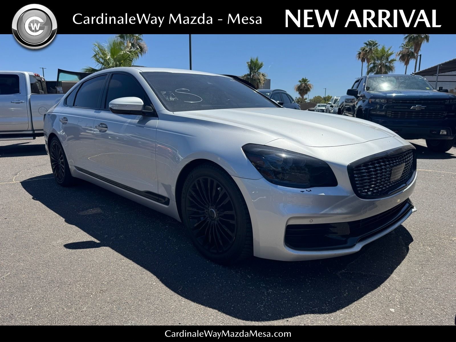 Used 2020 Kia K900 Luxury AWD/4WD image 1