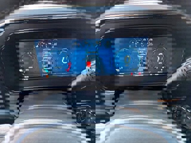 Used 2025 Ford F350 Lariat w/ FX4 Off-Road Package image 16