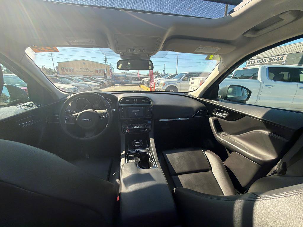 Used 2017 Jaguar F-PACE Premium AWD/4WD image 20