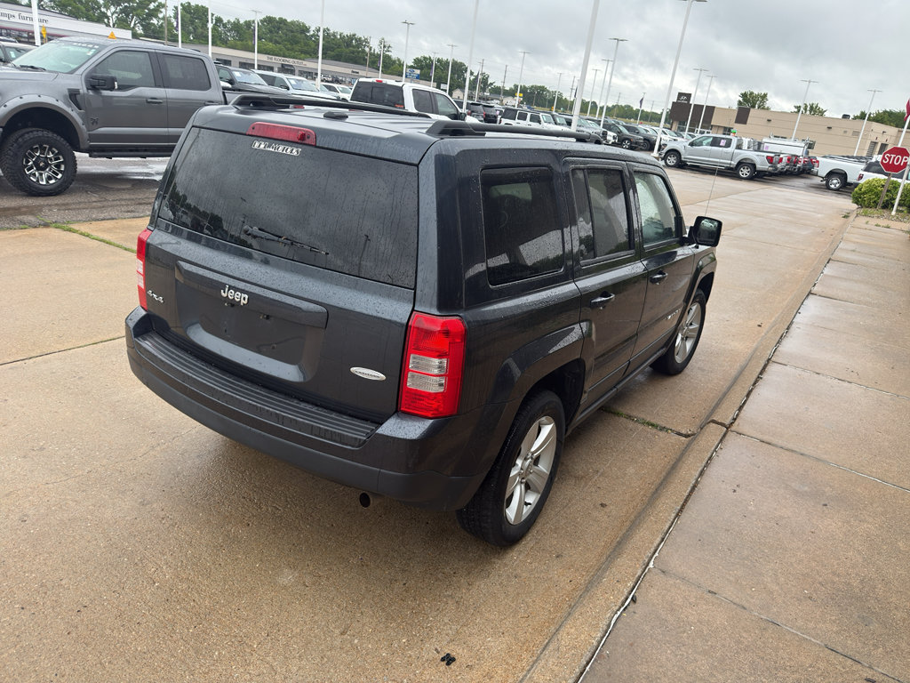 Used 2015 Jeep Patriot Latitude AWD/4WD image 5
