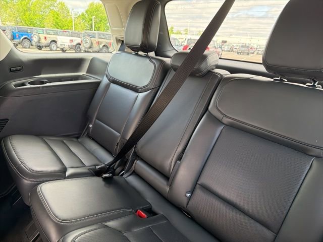 Used 2025 Ford Expedition Platinum AWD/4WD image 21