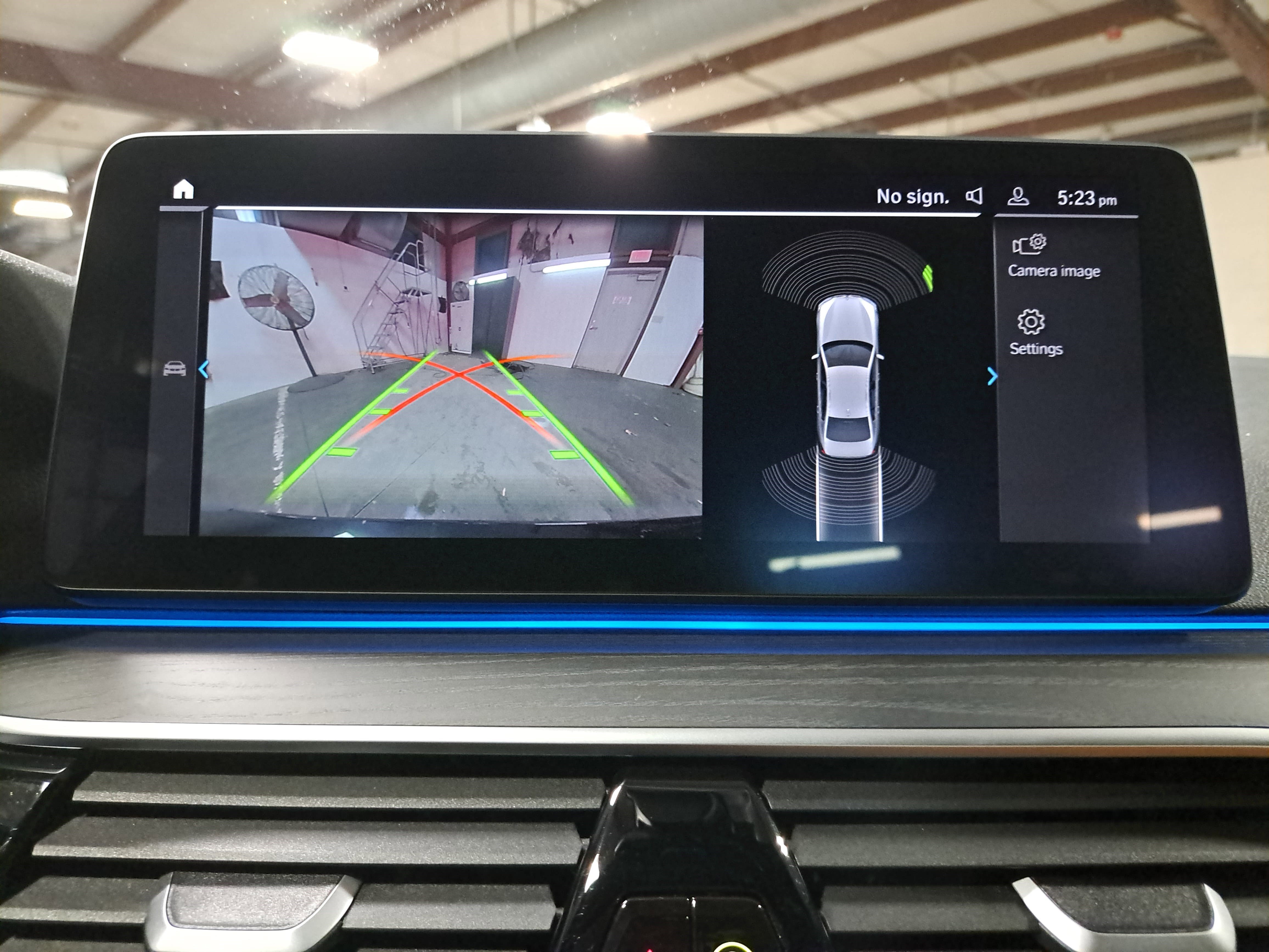 Certified 2023 BMW 530e w/ Premium Package image 25