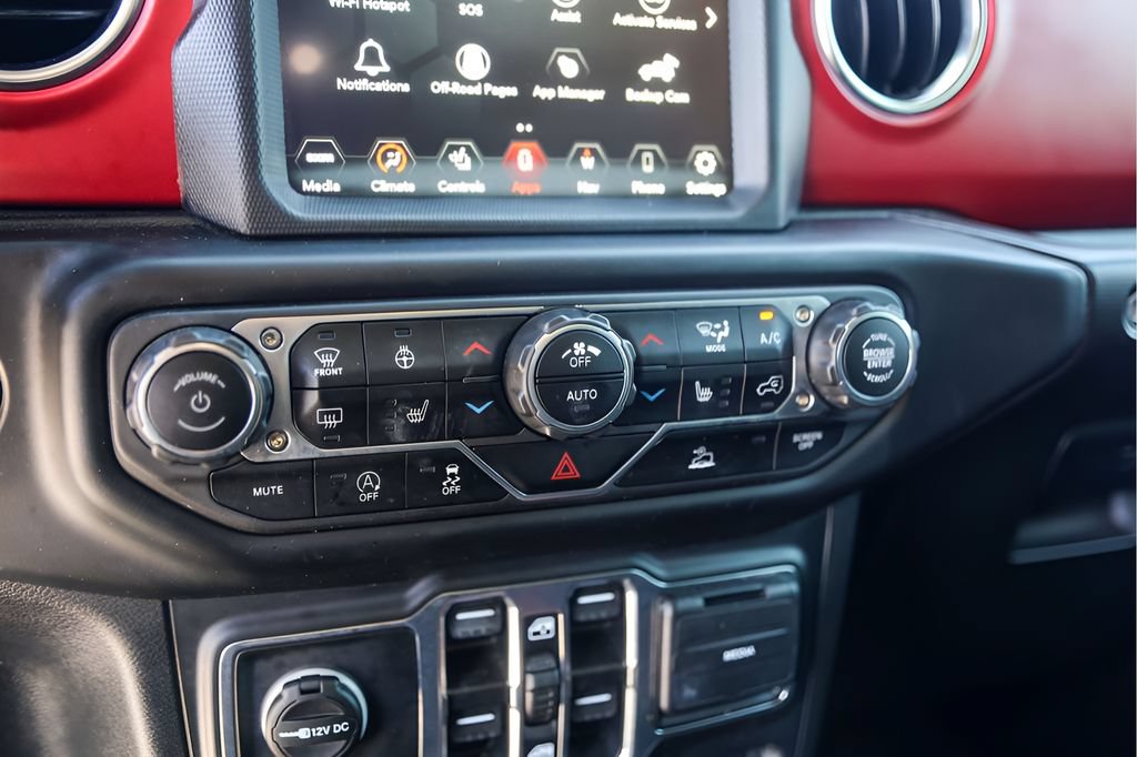 Used 2023 Jeep Wrangler Unlimited Rubicon w/ Cold Weather Group AWD/4WD image 19