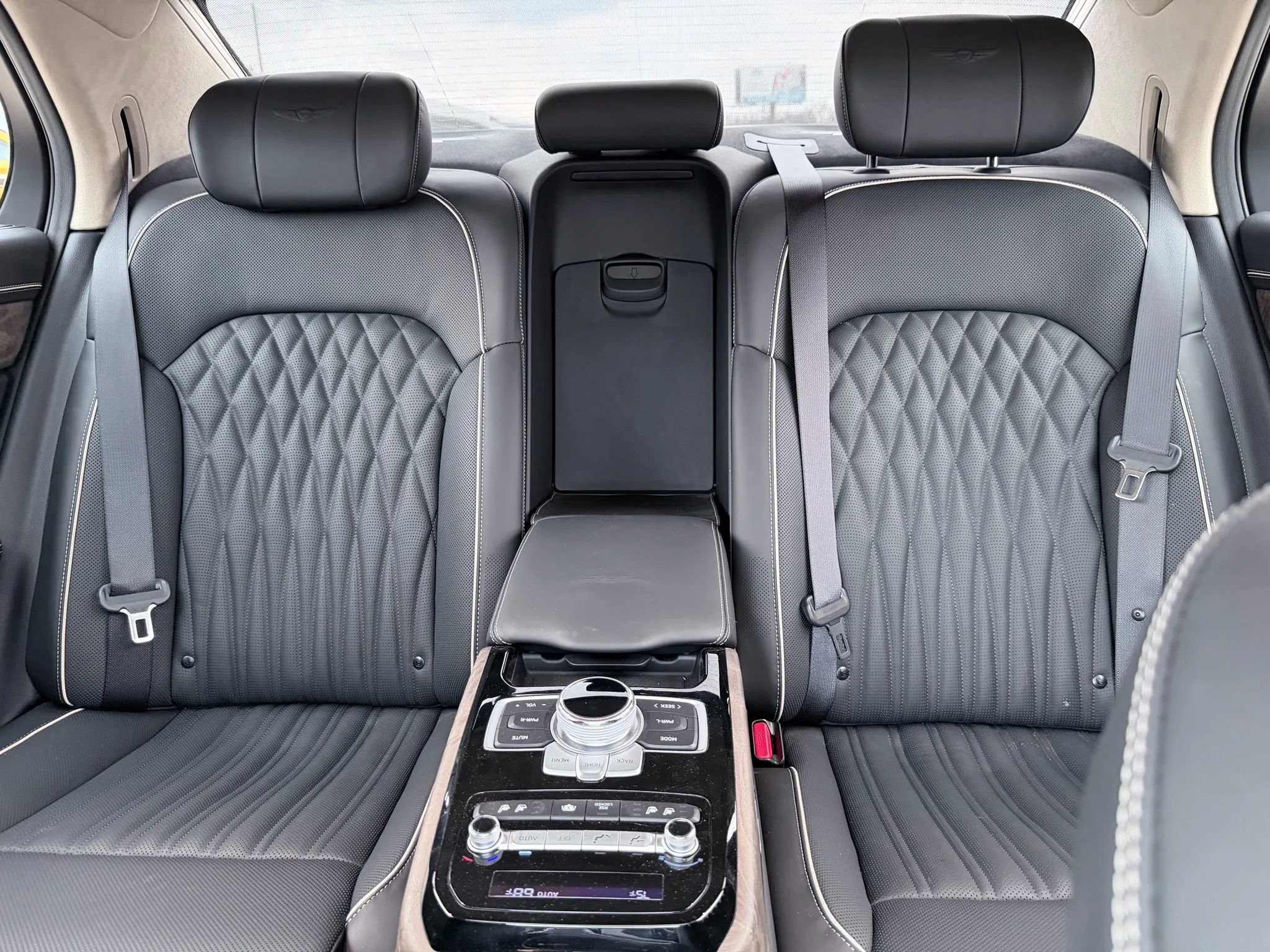 Used 2021 Genesis G90 5.0 Ultimate image 41