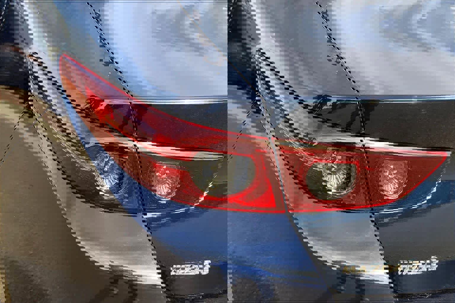 Used 2021 MAZDA MAZDA3 s image 28