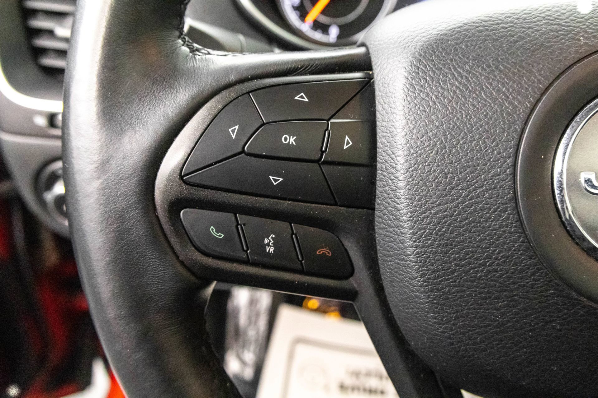 Used 2019 Jeep Cherokee Trailhawk image 19