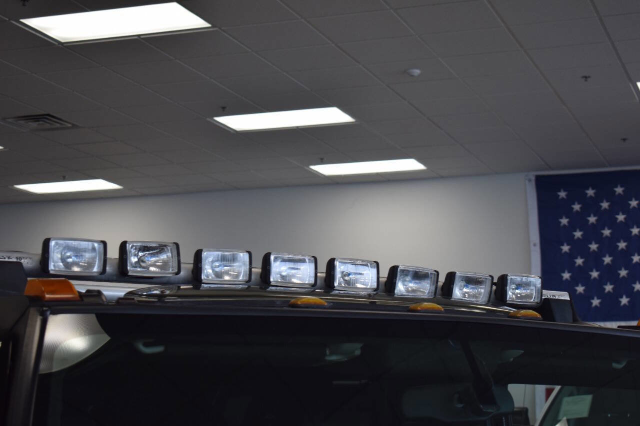 Used 2003 HUMMER H2 w/ Preferred Equipment Group image 8