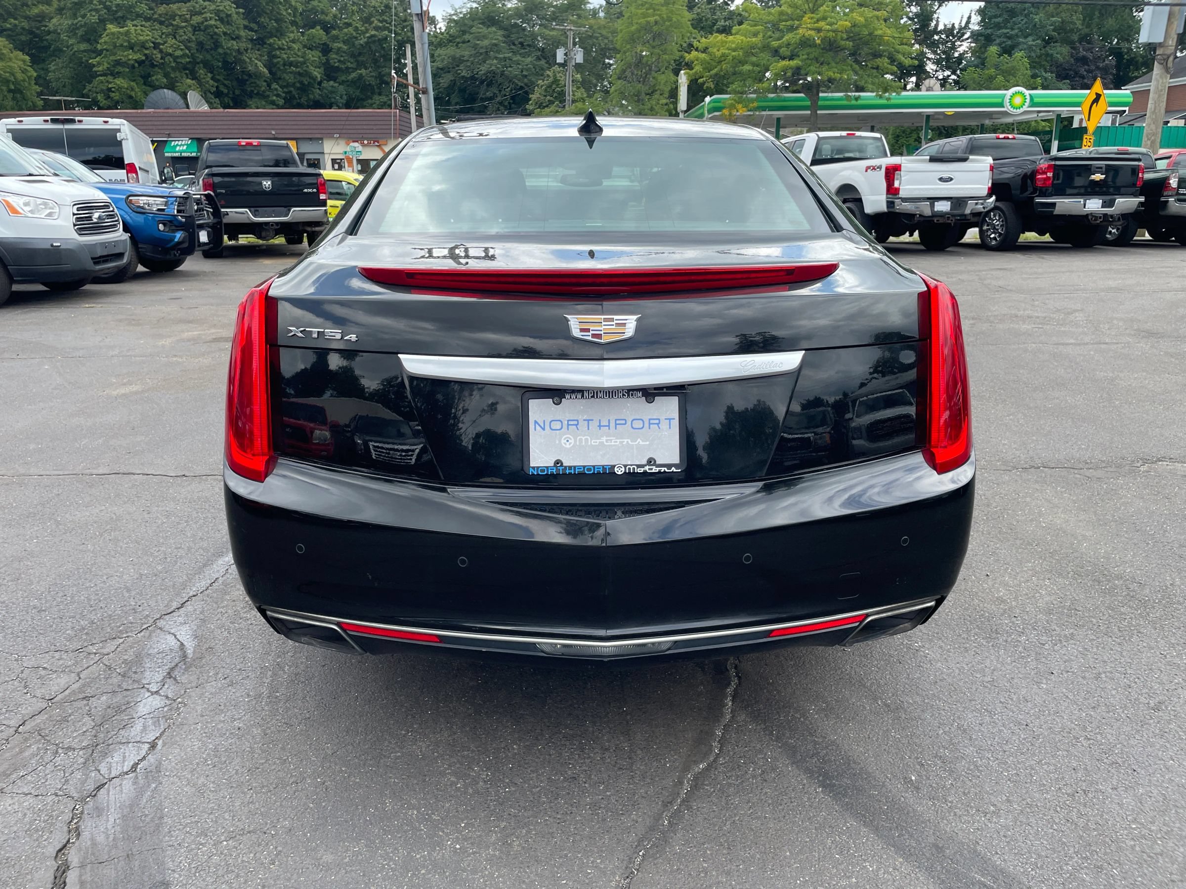 Used 2016 Cadillac XTS Premium AWD/4WD image 4