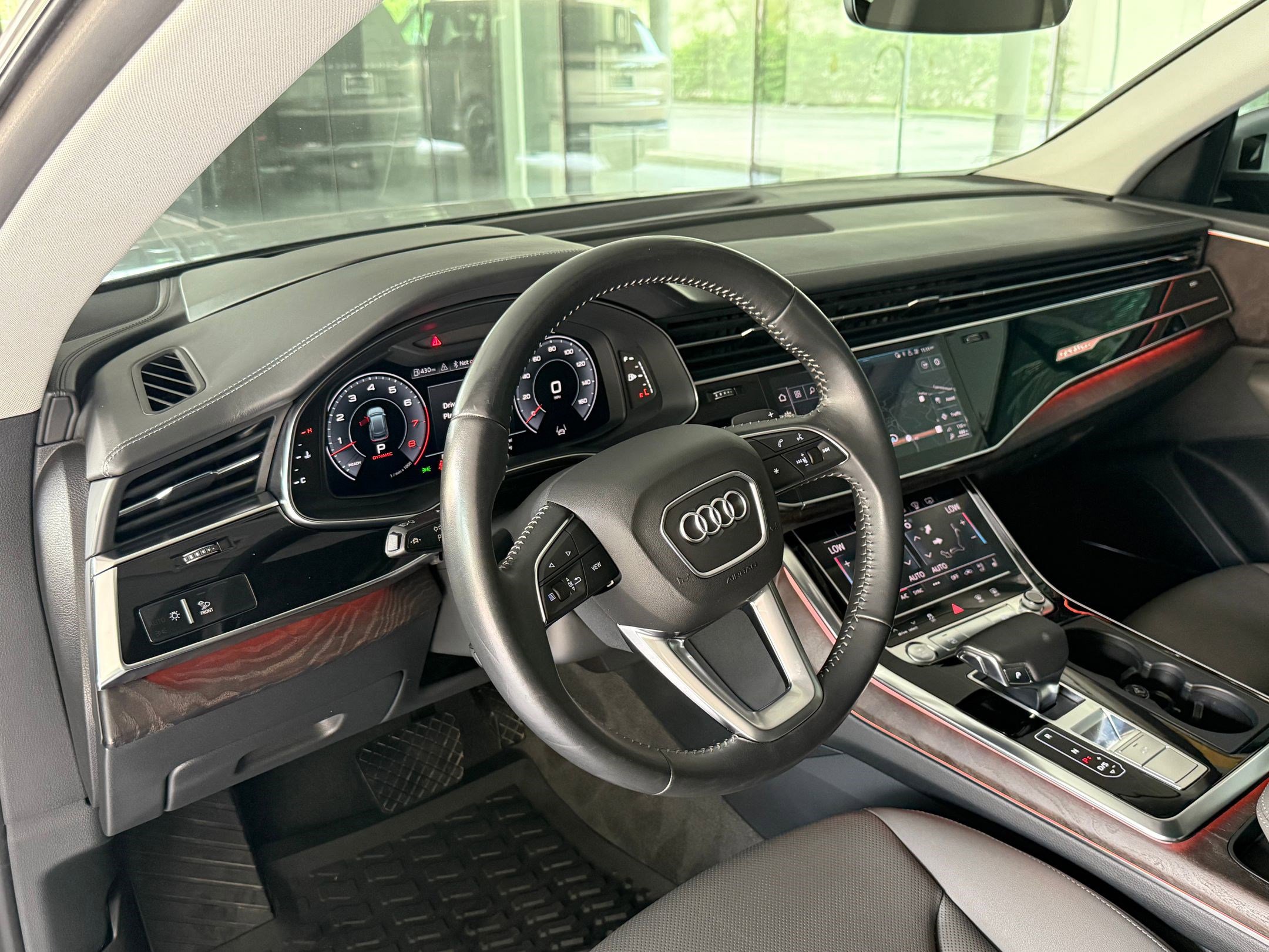 Used 2019 Audi Q8 Prestige AWD/4WD image 4