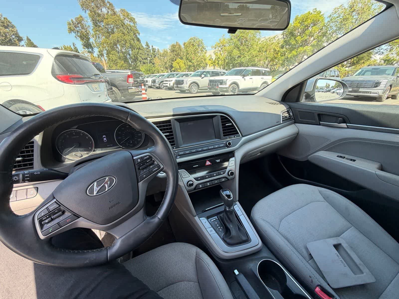 Used 2017 Hyundai Elantra SE w/ SE A/T Tech Package 03 FWD image 4