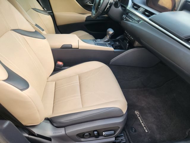 Used 2020 Lexus ES 350 Ultra Luxury w/ Accessory Package 2 FWD image 13