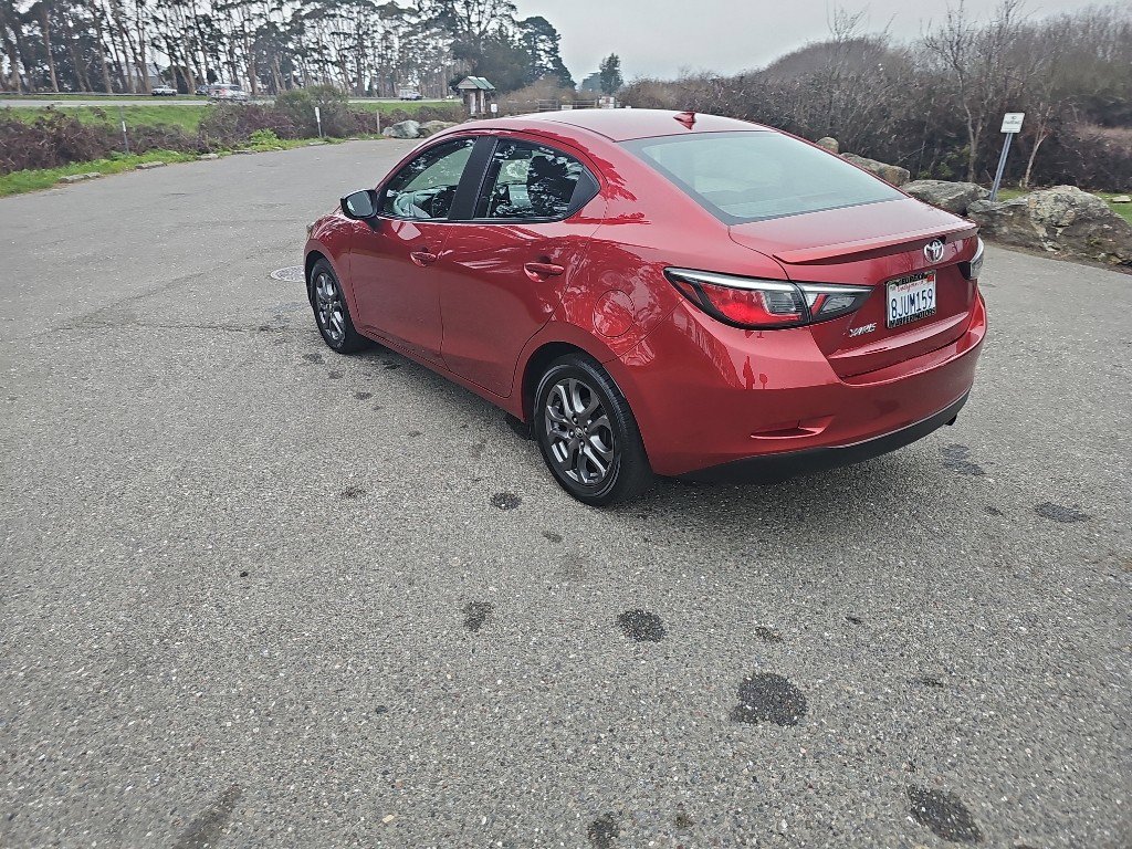 Used 2019 Toyota Yaris LE image 4