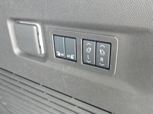 Used 2026 GMC Yukon XL Denali w/ Sun & Power Step Package image 13