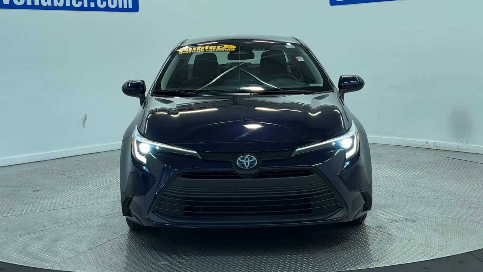 Used 2023 Toyota Corolla LE w/ LE Convenience Package FWD image 3