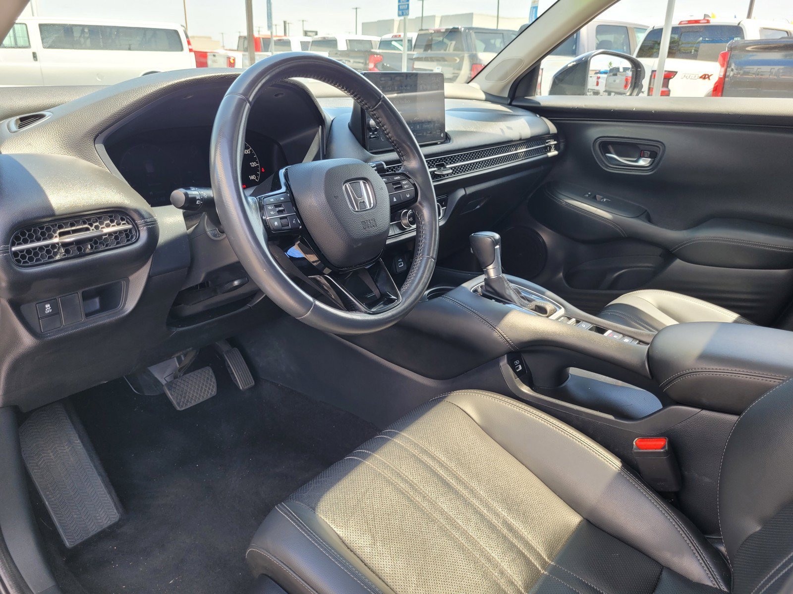 Used 2023 Honda HR-V EX-L image 10