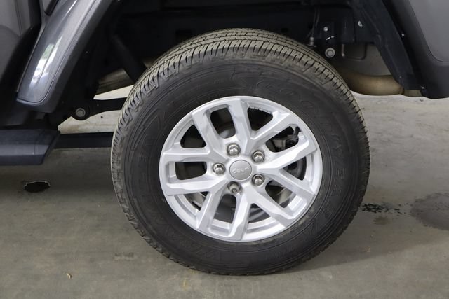 Used 2023 Jeep Gladiator Sport AWD/4WD image 41