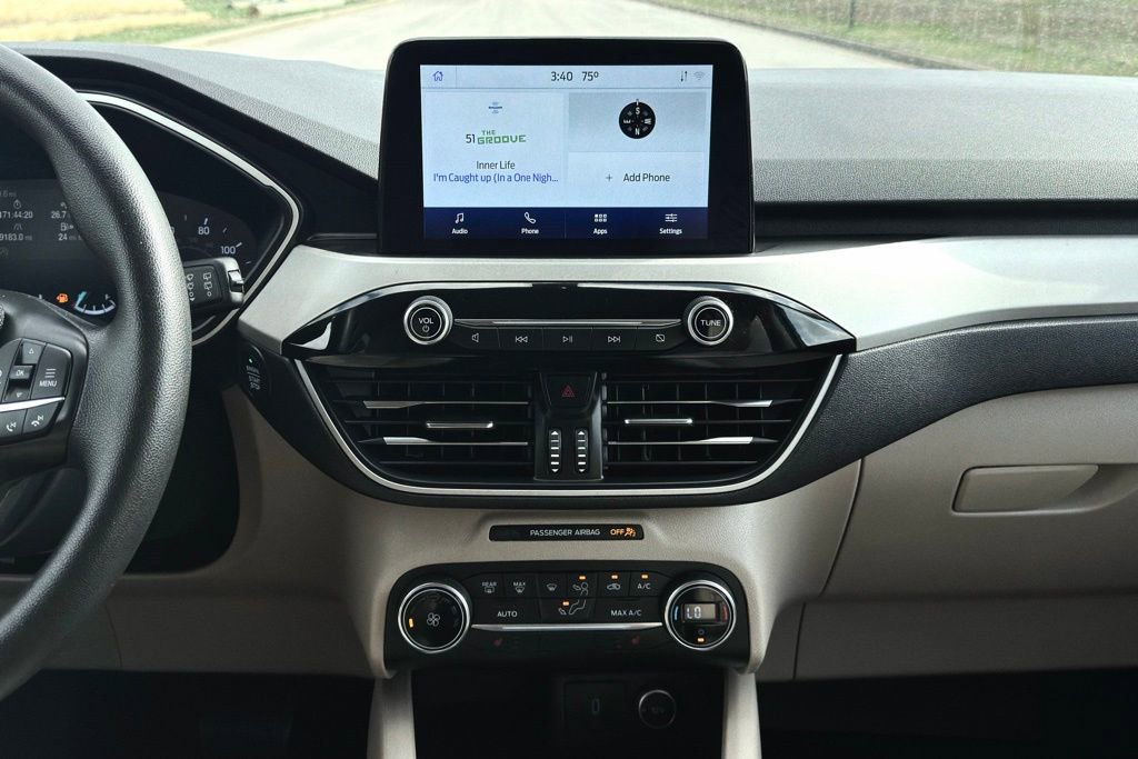 Used 2020 Ford Escape SE image 4