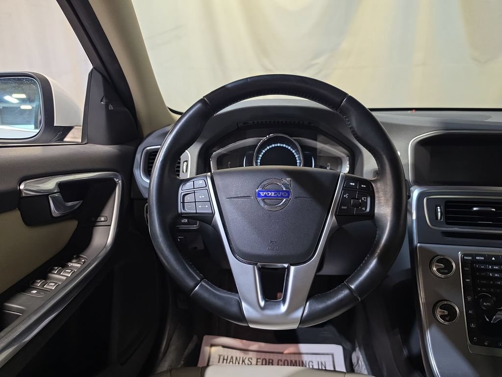 Used 2018 Volvo S60 T5 Inscription Platinum w/ Climate Package AWD/4WD image 11