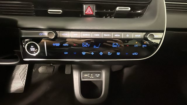 Used 2025 Hyundai Ioniq 5 SEL AWD/4WD image 22