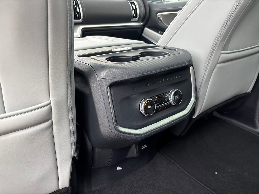 Used 2025 Ford Expedition Max Platinum w/ Driver's Package image 30