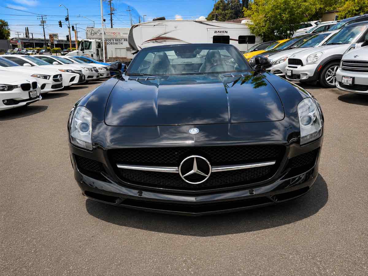 Used 2012 Mercedes-Benz SLS AMG Roadster image 2
