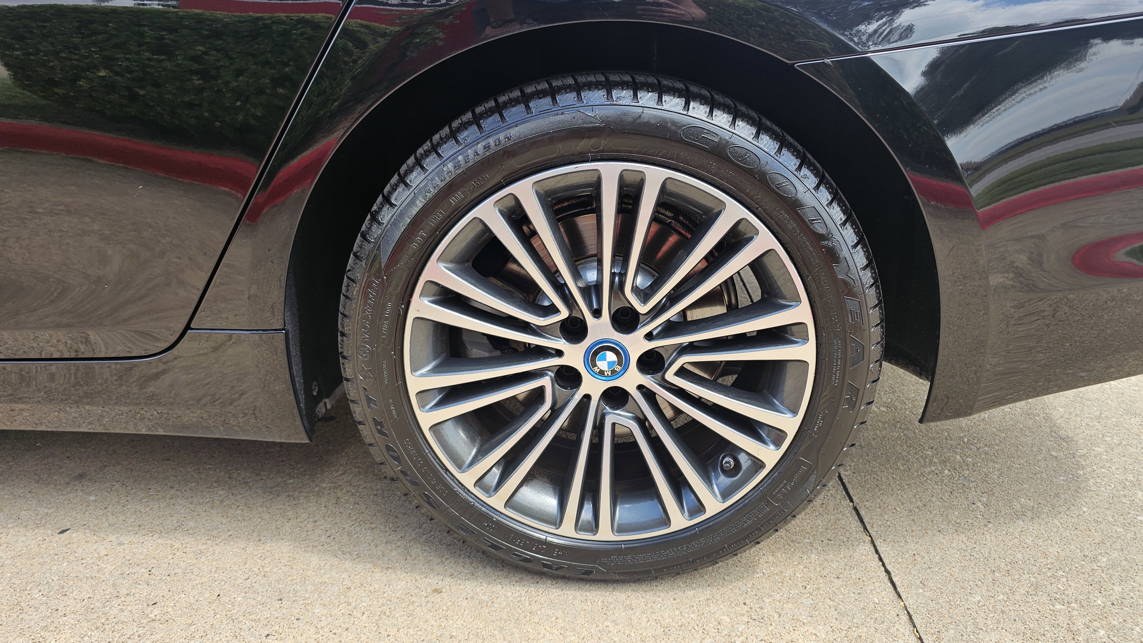 Used 2018 BMW 530e w/ Premium Package 2 image 16