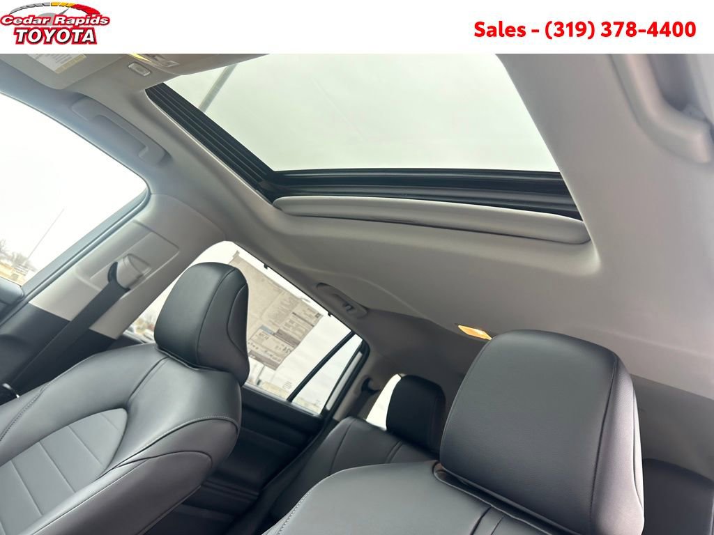New 2026 Toyota Highlander XLE image 17