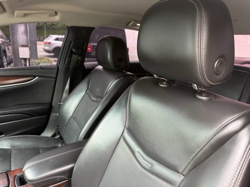 Used 2019 Cadillac XTS Luxury image 17