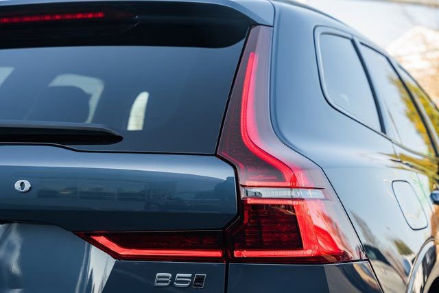New 2026 Volvo XC60 B5 Plus w/ Climate Package image 7