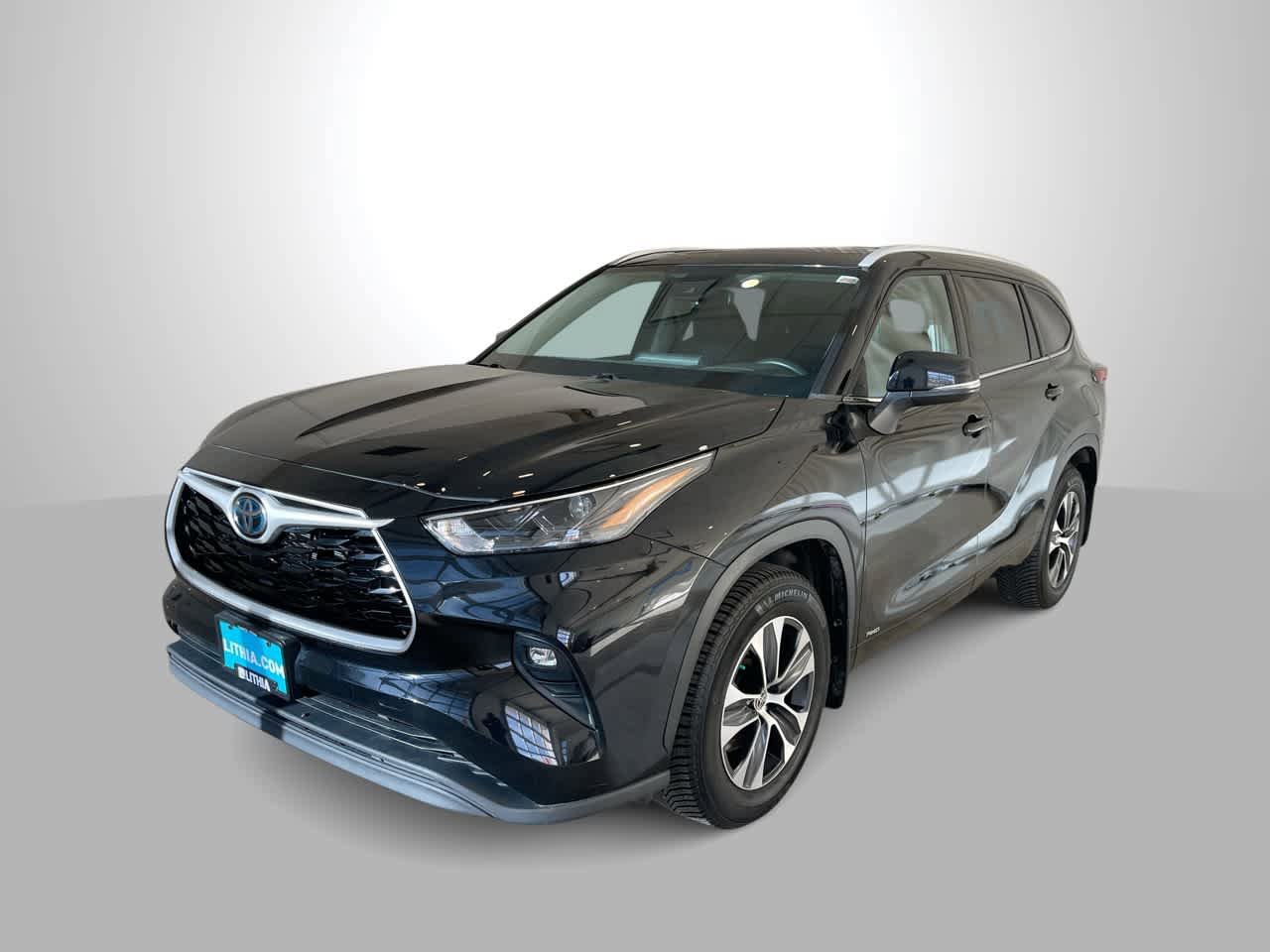 Used 2022 Toyota Highlander XLE