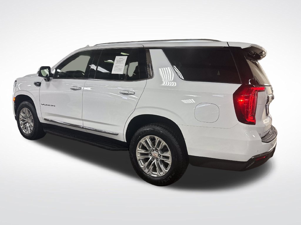 Used 2023 GMC Yukon SLT w/ SLT Premium Package AWD/4WD image 3