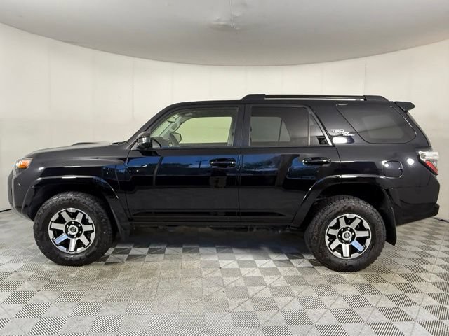 Used 2022 Toyota 4Runner TRD Off-Road AWD/4WD video 3