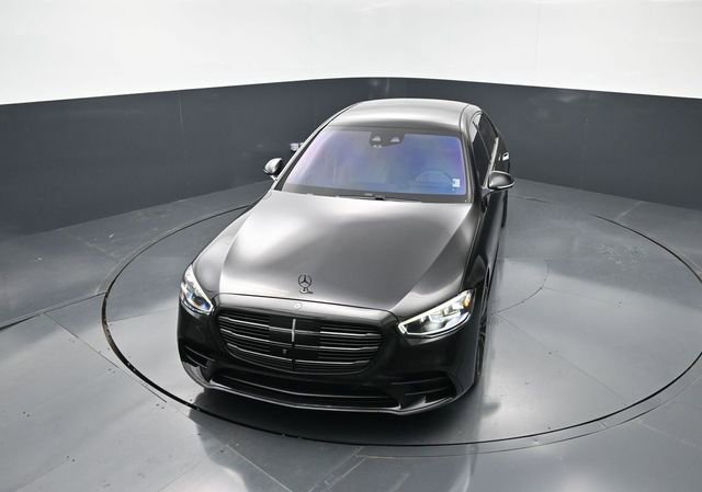 Used 2022 Mercedes-Benz S 580 4MATIC Sedan w/ AMG Line Package image 18