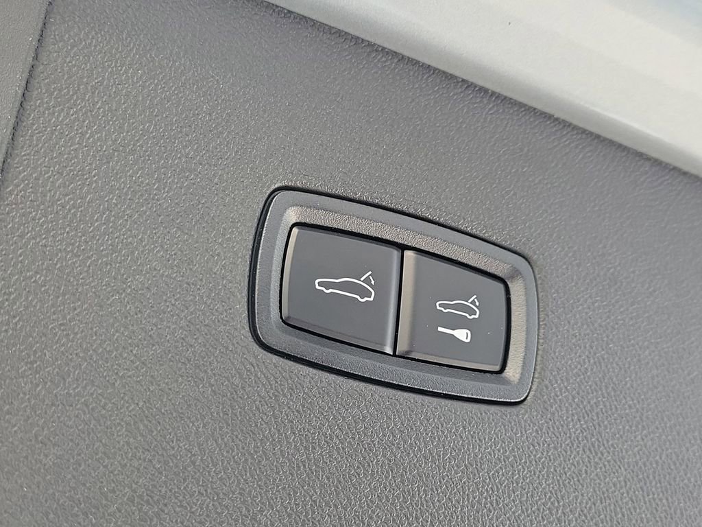 New 2026 Porsche Cayenne GTS image 18