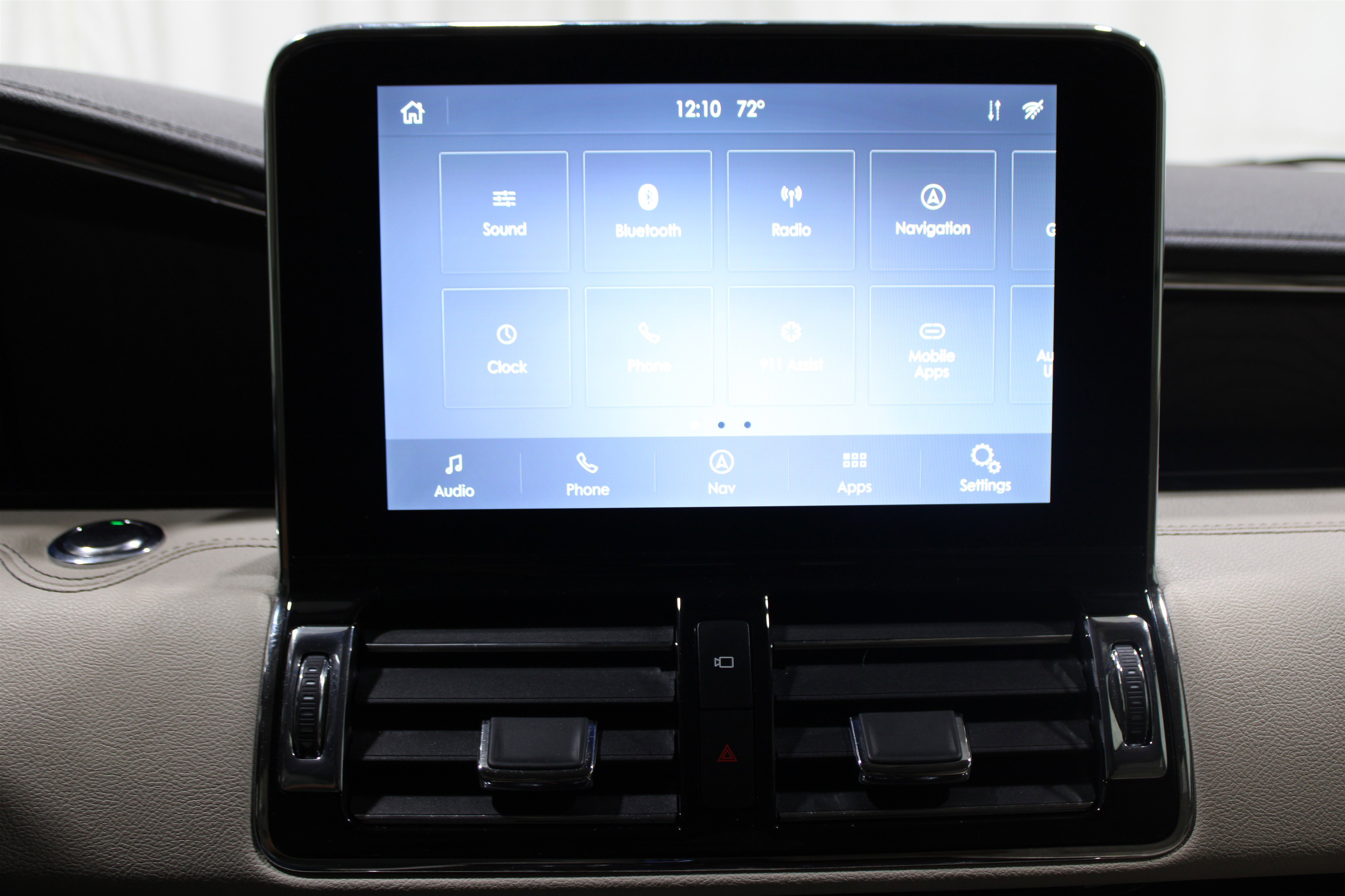 Used 2021 Lincoln Navigator Reserve w/ Luxury Package AWD/4WD image 17