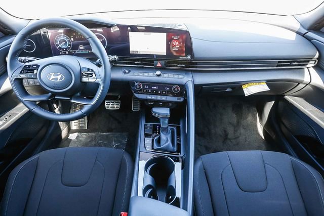 New 2025 Hyundai Elantra SEL image 12